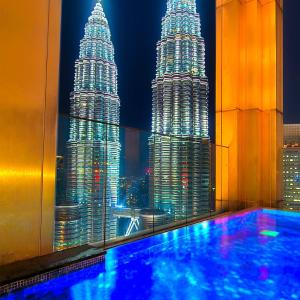Crown Suites Tropicana KLCC by Almohit