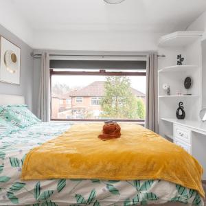 Elegant 3-Bedroom Manchester Retreat Free Parking KeenzChillz