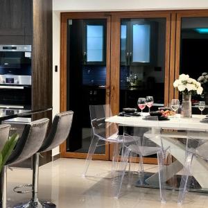Luxurious 3Bed House with Spa Bath & Garden