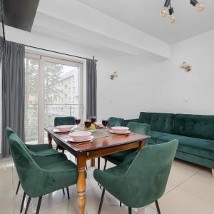 Przestronne Apartamenty w Zakopanem z Trzema Sypialniami i Parkingiem by Noclegi Renters