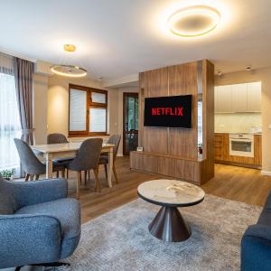 Daya 2BR Luxury Apartment