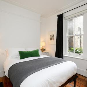 Charming West End Residence in Peaceful Fitzrovia