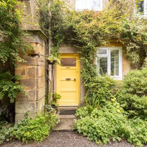 Host & Stay - Summerhill Court Lodges