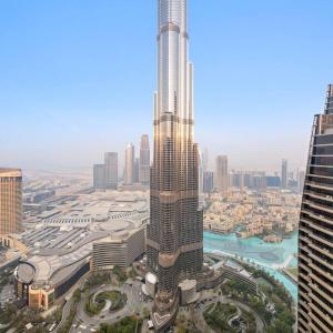 Luxury 4BR Flat, Downtown Dubai, Pool, Gym, PS5, Sleeps 11 Guests