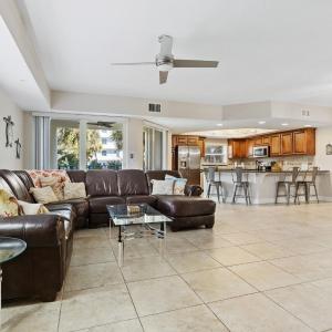 Ocean View Next to Pool and Amenities Corner Unit 3 Balconies OW20-201