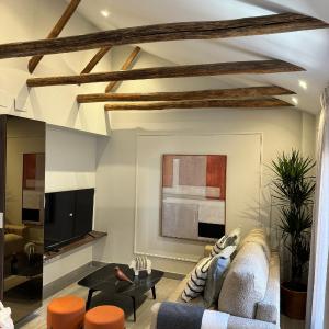 Suspiro Penthouse 301 by Florentia Homes