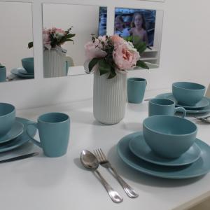 Bright and beautiful one bedroom apartment close to metro and beach
