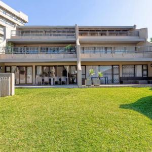 Luxury ground floor beach unit