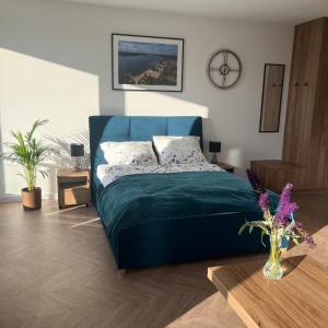 Apartament Słoneczny widok boczny na jezioro