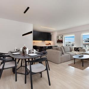 Elegant & Central 3BR in Glyfada