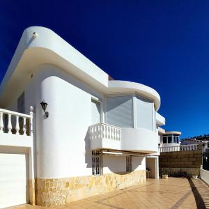 Ferienhaus El Musgo mit Meerblick und Pool