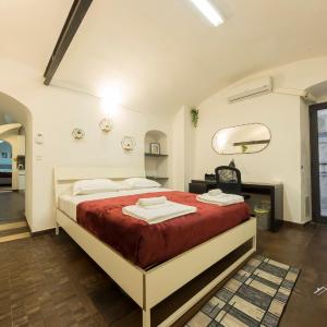 Ferry 1M Family, Free Wifi & Netflix AC, By Tilo