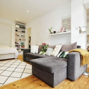 Charming West London Studio Your Urban Oasis