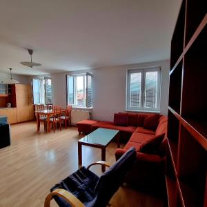 3 room Apartment near the train station and center
