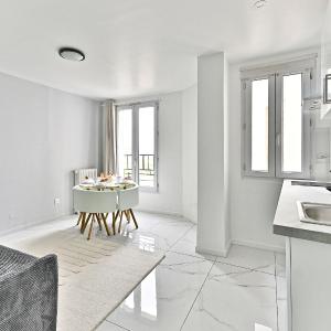 Appartement Spacieux en banlieue parisienne - II