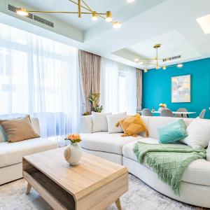 Luxury 3BR 2storey Villa with Garden in Damac Hills
