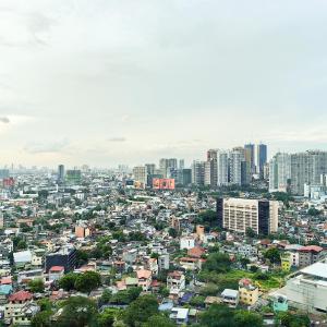 BGC Uptown Parksuites 2BR Skyline View with Balcony and Bathtub