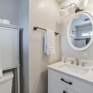 Massive 4 bedroom close to the strip!