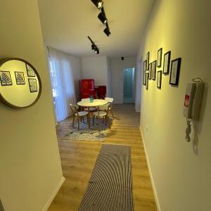 DOOR25, 2-Bedroom Apartment in Central Prishtina
