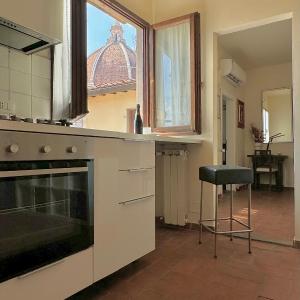Historic Florence Apartment with Duomo View