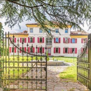 Belluno Timeless Charm - Stunning Aparment in Villa