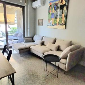 2 bedrooms, large balcony near the sea