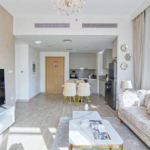 Luxury Living 1BR at Sunset Creek Beach 702