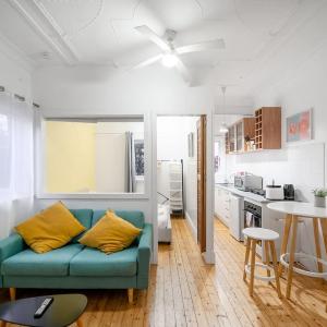 'Sunnyside Up' Local Living by Bondi Beach