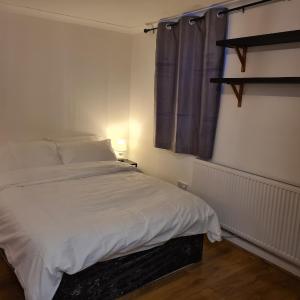 A 4 bedroom house closer to central London