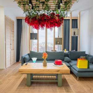 Jungle Escape - Luxe 1-BR Haven in Bucharest