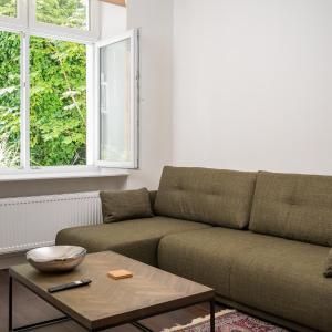 Hoża City Centre Apartment by BookingHost
