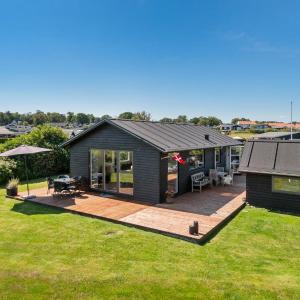 Ocean Front Home In Sæby With Wifi