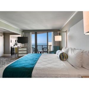 Completely Renovated Oceanfront Condo - King Suite With LED Fireplace! Boardwalk 1034