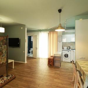Lovely 2BR Apartment In Centre by Wehost