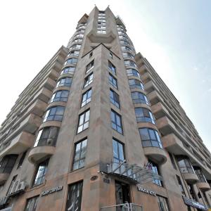 Amiryan street, 3 bedrooms Grand and Sunny apartmet AM2711
