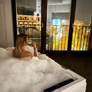 2-pokojowy apartament z jacuzzi w centrum Top widok!
