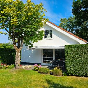 Vakantiebungalow met grote tuin OK54