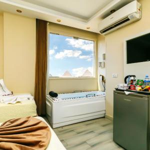 Venus Pyramids-Guest House