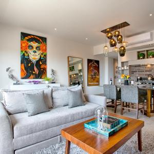 Modern Mexican Condo with View, POOLS and GYM