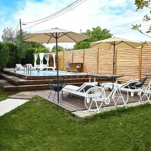 Pool Garden-Oaza