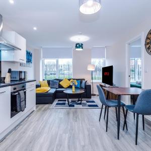 Modern Comfort - 1 Bedroom Apartment - Free Parking, Transit links, Close to Stadiums