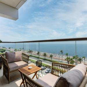 Waves - Premium Seaside Retreat With Private Beach
