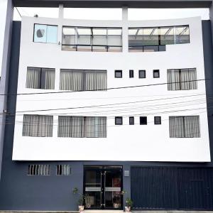 COSMOPOLITAN INN
