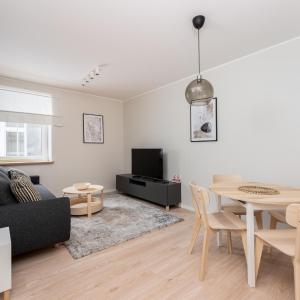 Old Town Modern Apartment by BookingHost