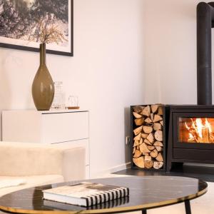 Central Home With Fireplace Near Underground