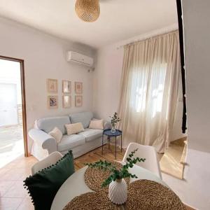 House in the heart of Algodonales with terrace and mountain view