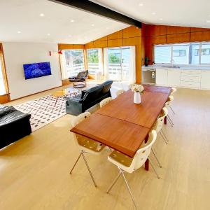 Waterfront villa near IKEA and Sylvia Park