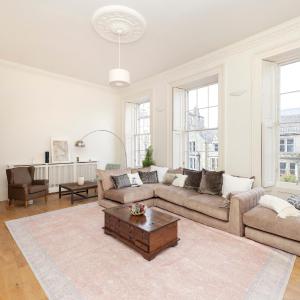 JOIVY Exclusive house with free parking