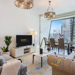 Luxurious 2 Bed Next to Burj Khalifa, Hosted by Desert City Stays