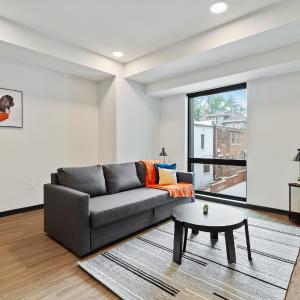 CozySuites on Mass with garage parking #17